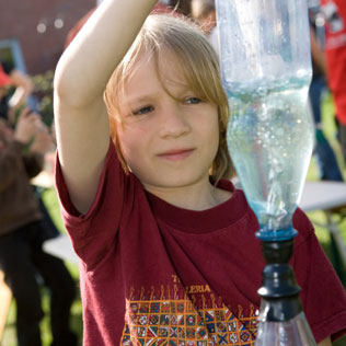 Sturm im Wasserglas oder:Der Tornado in der Flasche